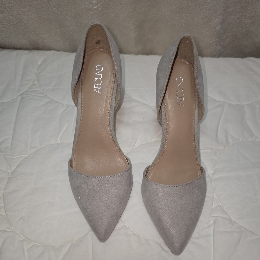 ABOUND‎ Women’s D’Orsay Heels Size 6.5 Taupe Faux Suede Pointed Toe Pumps